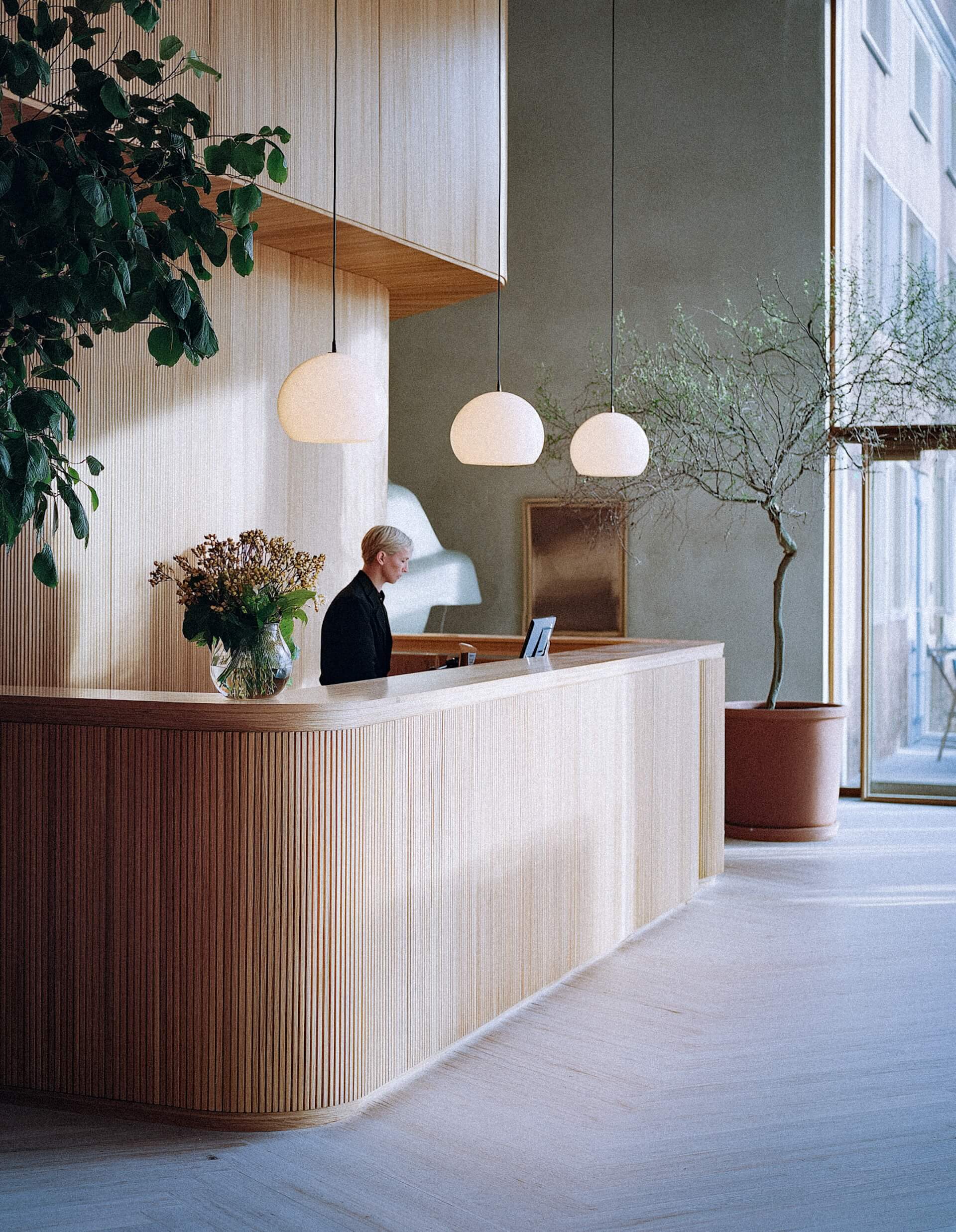 Opally voice assistant handling calls